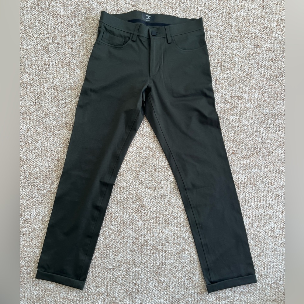 Theory Mens Raffi Pants in Olive